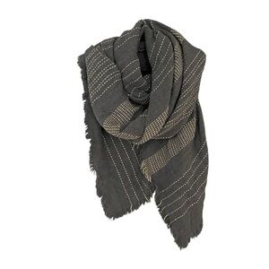 INDIGO Canada Blanket Scarf Wrap Gray White
One Size